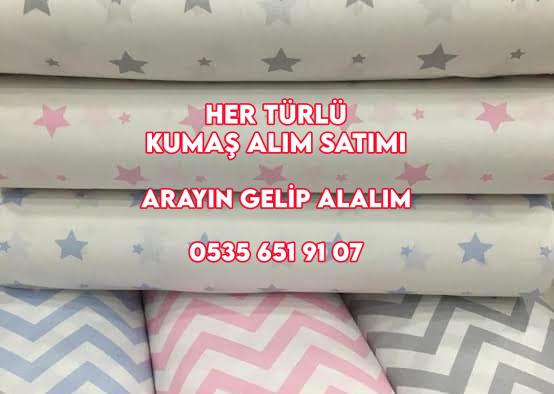 BEBEK KUMAŞLARI ALANLAR Bebek kumaşı kime satılır, bebek kumaşları kim alıyor, çocuk kumaşları alım satım yapanlar, çocuk desenli kumaş alanlar, desenli kumaş alanlar,bebek kumaşı satın alanlar, çocuk kumaşları satın alanlar TÜM KUMAŞ ÇEŞİTLERİNİ SATIN ALIYORUM… Kumaş alanlar modern pazardaki çocuk eşyaları çok geniş bir ürün yelpazesinde sunulmaktadır. Tarzda farklı, mevsimsellik, kumaş türünde de farklılık gösterir. Ve hepsi uygun değil, alerjiye ve rahatsızlığa neden olabilirler. Bu durum, bir çocuk için bir şeyler seçerken ebeveynlerin görevini önemli ölçüde karmaşıklaştırmaktadır. Gezinmeyi kolaylaştırmak için, her şeyden önce, çocuk giyimi için hangi malzemelerin en uygun olduğunu ve onları neyin özel kıldığını bulmaya değer. SEÇİM KRİTERLERİ Bir çocuk için bir şeyler alırken, dikildikleri kumaşa dikkat ettiğinizden emin olun. Malzeme, kalitesini belirleyen bir dizi parametreyi karşılamalıdır: hijyen. Kumaş tahrişe, kızarıklığa veya alerjiye neden olmamalıdır; kuvvet. Bu özellik yapının yoğunluğundan etkilenir – ne kadar yüksekse o kadar iyidir; konfor. Malzeme dokunuşa hoş olmalı, statik elektrik biriktirmemelidir; higroskopiklik. Nemi iyi emen bir kumaştan kıyafet seçmek daha iyidir, bu özelliğinden dolayı teri vücuttan etkili bir şekilde uzaklaştırır; nefes alabilirlik Bu özellik malzemenin nefes almasına izin vererek pişik riskini azaltır; Kumaş parçası satın alanlar. Çevre dostu. Özellikle yazlık kıyafetler ve iç çamaşırları için doğal kökenli malzemelerden bir şeyler seçilmesi arzu edilir. Ayrıca çocuk giyiminde kullanılan kaliteli kumaşlar rengi iyi tutmalı ve aşınmaya karşı dayanıklı olmalıdır. MALZEME ÇEŞİTLERİ Selanik kumaş alanlar. Tüm kumaşlar yapay ve doğal olarak ayrılmıştır. Çocuk kıyafetlerini dikmek için doğal liflere (özellikle pamuk) dayalı tekstiller elbette en uygunudur. Önemli hijyen, çevre ve güvenlik kriterlerini karşılar. Çocukların cildine temas eden şeylerde (bebek bezi, iç çamaşırı, atlet) sentetik kumaşlar tercih edilmemelidir, alerjiye ve pişiklere neden olabilir. İnterlok alan. Bununla birlikte, bir nüans dikkate alınmalıdır – doğal tekstiller hızla yıpranır ve orijinal görünümlerini kaybeder. Bileşime genellikle dayanıklılığa katkıda bulunan sentetik iplikler (polyester, naylon, poliamid, elastan) eklenir. Ancak çocuk kıyafetlerinin dikilmesinde suni kumaşlar da kullanılmaktadır. Pratiklik, aşınma direncine sahip oldukları için sıcak ve dış giyim üretimi için vazgeçilmezdirler. ANA MALZEME TÜRLERİ top kumaş alınır toptan kumaş alınır süprem kumaş alınır saten kumaş alınır denim kumaş alınır viskon alınır saten alınır jarse alınır penye alınır interlok alınır ribana alınır Hangisini seçeceğinizi bulmak için, güvenlik standartlarını en iyi şekilde karşılayan ve çocuk kıyafetlerini dikmek için uygun olan popüler kumaşları göz önünde bulundurun: Şifon. flanel. Triko. polar. Velsoft. Polyester. Polar parçası alanlar. Liste hem doğal hem de sentetik kökenli malzemeleri içerir. Neden listeye dahil edildikleri ve hangi özelliklere sahip oldukları – daha ayrıntılı olarak ele alacağız. Şifon Kumaş özellikleri Bu, düz dokuma ipliklere sahip pamuk esaslı bir malzemedir. Üretim kolaylığı nedeniyle, kullanılabilirlik ve düşük maliyet ile karakterizedir. Malzemenin kendisi yumuşak, dokunuşa hoş, küçük bir yoğunluğa sahip hafif. Şifon 2 türe ayrılır: baskılı ve tek renkli. İlk durumda, bitmiş tuvale bir çizim uygulanır. Piyasada şifon çok çeşitli tiplerde sunulmaktadır, çocuk bezi dikmek, yeni doğanlar için şeyler yapmak için yaygın olarak kullanılmaktadır. Kumaşın karakteristik özellikleri şunları içerir: Çevre dostu; hipoalerjenite; higroskopiklik; nefes alabilirlik İşleme için uygundur, kullanımı kolaydır. Çok sık, saten ev tekstili üretimi için kullanılır, özellikle çocuk odalarında perde dikmek, yataklar için kanopiler vb. Kumaşın dezavantajları, yıkamadan sonra büzülmeye yatkınlığının yanı sıra karşılaştırmalı kırılganlığı içerir. Hizmet ömrünü uzatmak için sıcaklığı 50 ° C’yi geçmeyen suda patiskadan şeyler yıkamaya değer. FLANEL ÖZELLİKLERİ Ham kumaş satın alanlar. Yapıda, bu malzeme, yoğun bir dokuma ile dokunuşa hoş, yumuşak ve rahat bir kumaştır. Flanel, bileşimde 3 tipte farklılık gösterir: pamuklu, yünlü, yarı yünlü. Kumaş özellikleri şunları içerir: sıcaklık; higroskopiklik; Çevre dostu; hipoalerjenite. Bununla birlikte, yıkamadan sonra, ipliklerin kabarıklığı ile açıklanan yüzeyde topaklar oluşabilir, bu nedenle hizmet ömrünü uzatmak için üreticinin bu kumaştan yapılan şeylerin bakımına ilişkin önerilerini dikkatlice incelemelisiniz. HAVLU ÖZELLİKLERİ Bu, çocuklar için takım elbise, pijama, havlu, battaniye dikerken talep edilen yumuşak, yumuşacık bir malzemedir. Tuval üzerinde uzun iplik ilmeklerinin oluşması nedeniyle özel bir yapı oluşur. Kumaş kim alır?  bir veya iki taraflıdır. Özellikler şunları içermelidir: kuvvet; aşınma direnci; yüksek ısı transferi; higroskopiklik. Havlu kumaş alanlar. Bununla birlikte, dikkate alınması gereken bir nüans vardır – havlu kumaştan yapılan şeyler yavaş kurur ve dikkatli bakım gerektirir. 60°C’yi aşmayan bir sıcaklıkta yıkanmalıdırlar. Triko özellikleri ve çeşitleri Bu bezler, giyim endüstrisinde en çok talep edilenlerden biri olarak kabul edilir. Çocuk giyimi için en iyi kumaşlardan bahsetmişken, trikoları görmezden gelmek mümkün değil. Teknik olarak bu malzeme tuvallere ait olsa da, örme bir yapıya sahip olduğu için. Örme kumaşlar yumuşak ve elastiktir, onlardan gelen şeyler en küçükler için bile giyilmeye uygundur. Onlardan farklı türde giysiler dikiyorlar, bu çok yönlülük çok çeşitli malzemelerden kaynaklanıyor. Bu tür tuvaller şunları içerir: penye kumaş kim alır penye kumaş nereye satarım penye kumaş satın alan yerler toptan penye kumaş alanlar top penye kumaş alan parça pney kumaş alan penye parçası alan likralı penye alan soğutucu Bu, pamuk bazlı ince bir malzemedir. İyi gerilir, havayı geçer, ondan gelen şeyler uzun süre hizmet eder; interlock – belirgin bir “kauçuk” dokuya sahip, yüksek elastikiyete sahip, aşınmaya dayanıklı bir tuval; ribana. Bu, ön tarafında belirgin bir yara izi bulunan %100 pamuklu bir malzemedir. Ribana iyi gerilir, dokunuşu hoş, genellikle kazak ve balıkçı yaka dikmek için kullanılır; altbilgi – düz bir ön yüzeye ve yanlış tarafta yumuşacık bir yapıya sahip bir tuval. Daha çok “parlatılmış jarse” olarak bilinir; Kapitone eşkenar dörtgenler veya kareler şeklinde üç boyutlu bir dokuya sahip sıcak bir üç katmanlı kumaş. Tüm örme malzemeler, yapının mükemmel nefes alabilirliği ve yumuşaklığı ile karakterize edilen dokunuşa hoştur. Polar Özellikleri Polar parçası alan. Bu, yumuşacık bir yapıya sahip güzel ve narin bir kumaşın adıdır. Polar polyester veya viskozdan yapılır. Ondan sıcak giysiler dikilir, kışlık tulumları, ceketleri, pantolonları süslemek için kullanılır. Polar özellikleri arasında dikkat çekicidir: yüksek elastikiyet; kuvvet; aşınma direnci; higroskopiklik; nefes alabilirlik İlginç bir şekilde, yapağı ıslandığında bile ısı yalıtım özelliklerini kaybetmez. Velsoft’un Özellikleri Parça velsoft kumaş kim alır? Bu malzeme aynı zamanda mikrofiber olarak da bilinir. Yapısında ipeksi tüylü yumuşak, kabarık bir kumaştır. Velsoft’tan çocuk eşyaları rahatlık ile karakterizedir. Esnek ve yumuşaktırlar, giymesi kolaydır ve dokunuşu hoştur. KAMUFLAJ KUMAŞ ALINIR… Mikrofiberin sentetik kökenli bir kumaş olduğunu belirtmekte fayda var. Ancak güvenlidir ve çocuk kıyafetlerini dikmek için idealdir. Velsoft toz biriktirmez, hipoalerjeniktir ve tahrişe neden olmaz. Diğer karakteristik özellikler şunları içerir: kolaylaştırmak; yüksek ısı yalıtım performansı; nefes alabilirlik; dayanıklılık. Çocuklar için takım elbise, pijama, çorap, eldiven velsoft’tan dikilir. Battaniye, havlu ve battaniye üretiminde de kullanılmaktadır. Polyesterin Faydaları Kot kumaş kim alır? Bu aynı zamanda gaz ve petrol ürünlerinin işlenmesi sürecinde elde edilen sentetik bir kumaştır. Ayrıca diğer tuval türleri için temel görevi görür. Polyesterin karakteristik özellikleri arasında aşınma direncine önem verilmelidir. Dayanıklı ve pratiktir, yıkandığında deforme olmaz. Polyester kumaşların diğer özellikleri arasında şunu belirtmekte fayda var: Yoğun yapı. Bu nedenle, pratik olarak rüzgar tarafından üflenmezler ve ıslanmazlar; hafif; hijyen; kullanılabilirlik. penye kumaş satın alan top penye alanlar toptan penye alanlar penye parçası alanlar parça süprem alanlar parça interlok alanlar ribana alanlar kaşkorse alanlar likralı kaşkorse alanlar Gabardin kumaş kime satarım? Bununla birlikte, sentetik doğası göz önüne alındığında, bebekler bir şeyler satın alırken kumaş ve ürünün kalitesini garanti edebilecek güvenilir üreticilere tercih vermelidir. Bu uyarı, herhangi bir malzemeden çocukların eşyaları için geçerlidir.